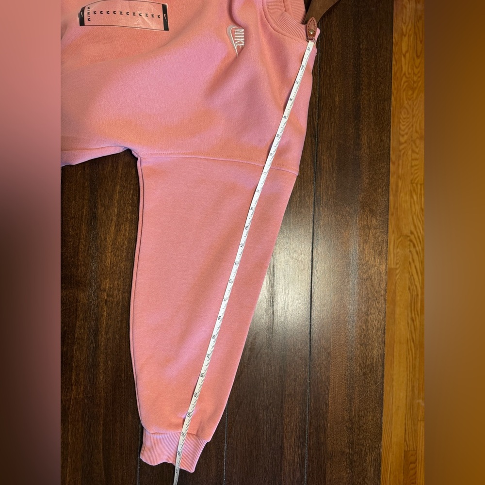 NWOT Nike Women's Nsw Club Flc Crestd Sweatshirt Coral White - Picture 11 of 13